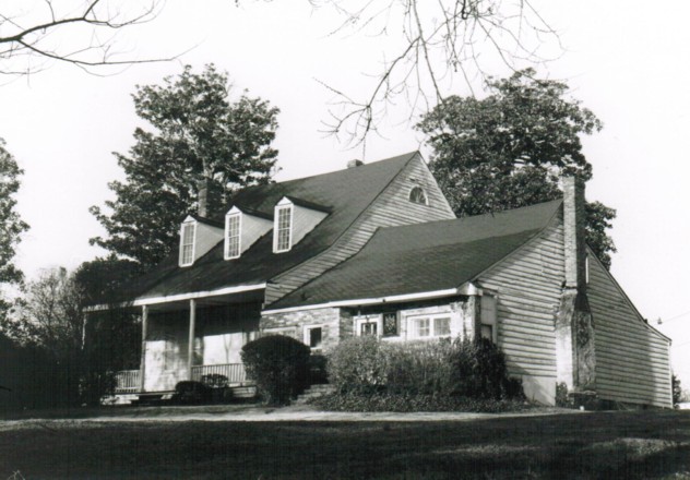 The Mallett-Rogers House as it appeared when Mrs. Rogers lived in it in the Eutaw area of Fayetteville