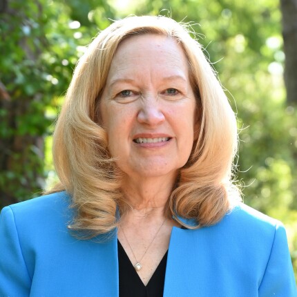 Dr. Beth Carter 